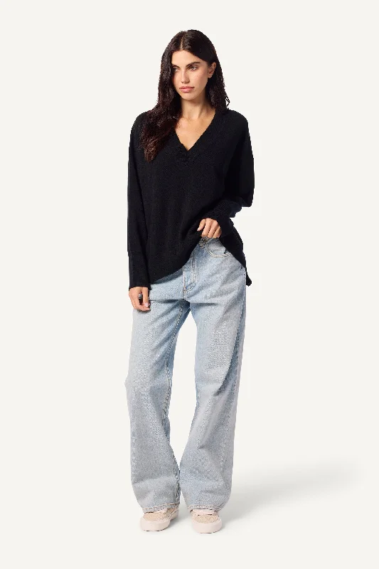 LIGHTWEIGHT NYLAH CASHMERE V-NECK PULLOVER | BLACK